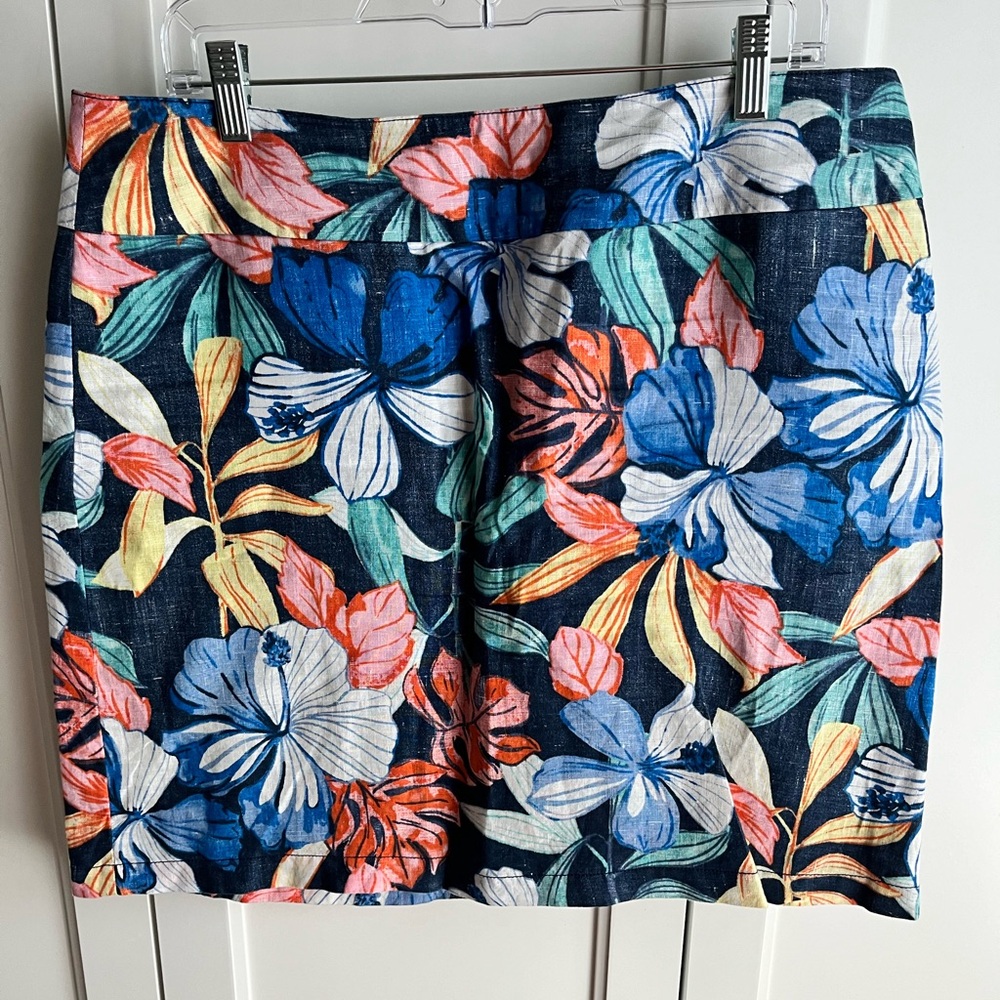 Tommy Bahama 100% linen skirt. Size 12. Perfect condition.